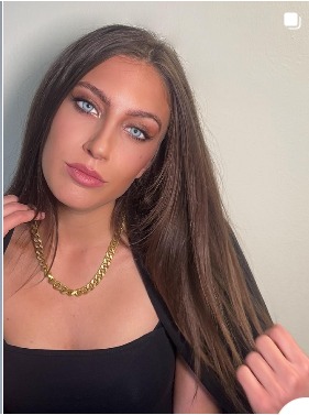 Beauty Detail mit Gold-Kette
